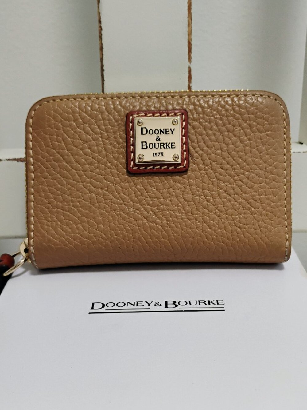 Dooney & Bourke Wallet Tan